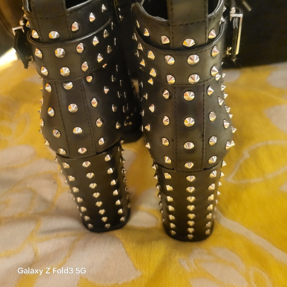 Studded New Black Ankle Gianni Bini Boots - Picture 2 of 5